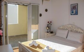 Cheerful 2 - Bedroom Home In Tinos